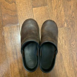 Brand New Dansko's